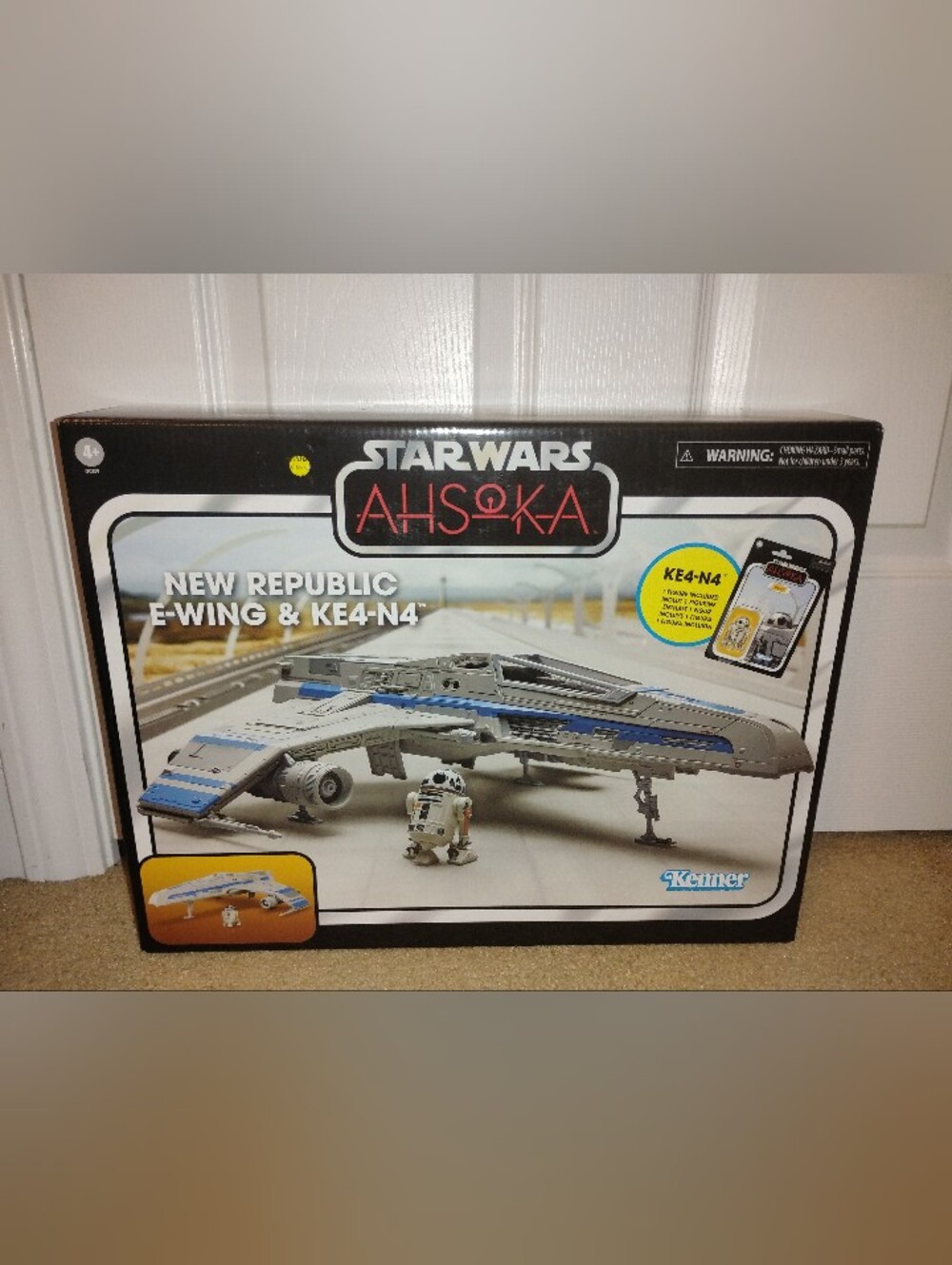 Brand New Hasbro Star Wars Ahsoka New Republic E Wing & KE4-N4